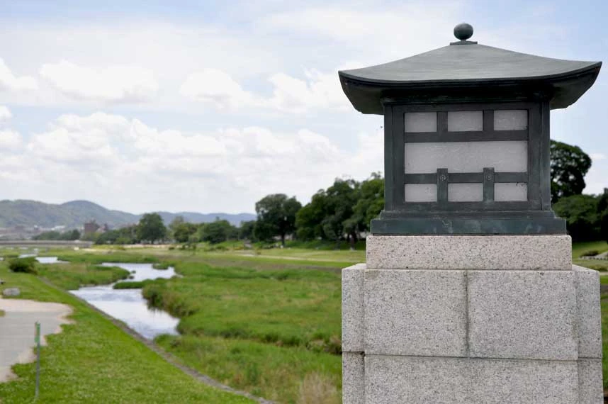 鴨川（北大路橋の欄干）